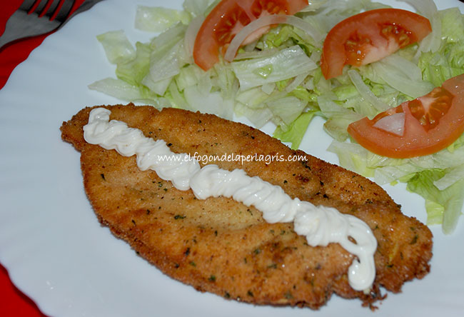 Escalopes de pollo con jamón y queso