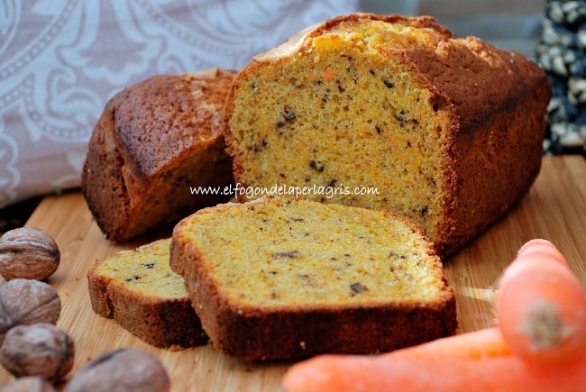 Carrots and nuts plumcake