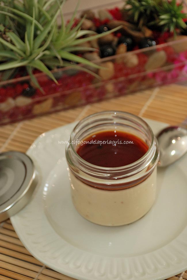 Postre de panna cotta de turrón Jijona